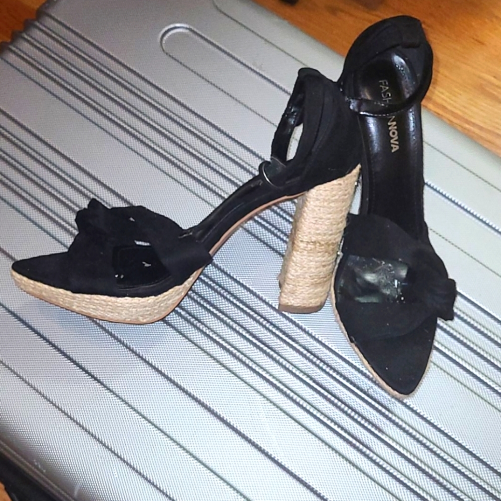 BLACK SUEDE STACK HEEL PLATFORM SANDAL